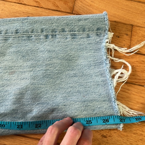 2000s Light Wash Levi’s 501s - Picture 10 of 10